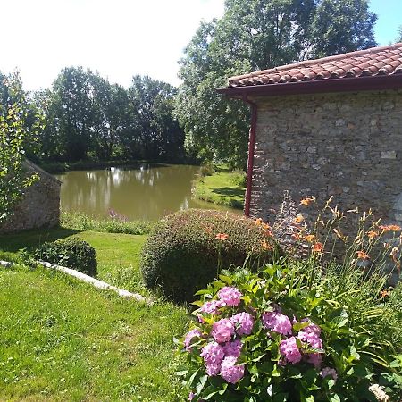 La Petite Maison Dans La Prairie Scillé Exteriör bild