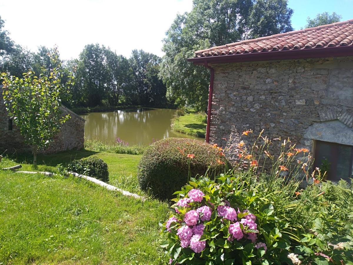 La Petite Maison Dans La Prairie Scillé Exteriör bild